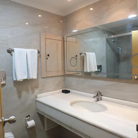 فندق أكار إنترناشيونال 4*