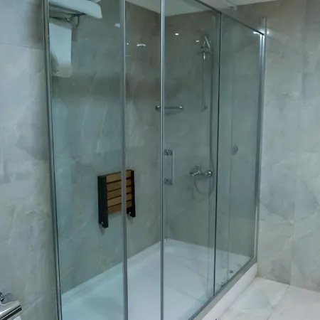 Akar International Hotel 4*