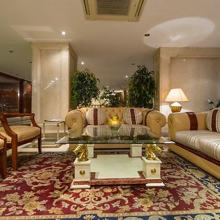 Hotel Akar International