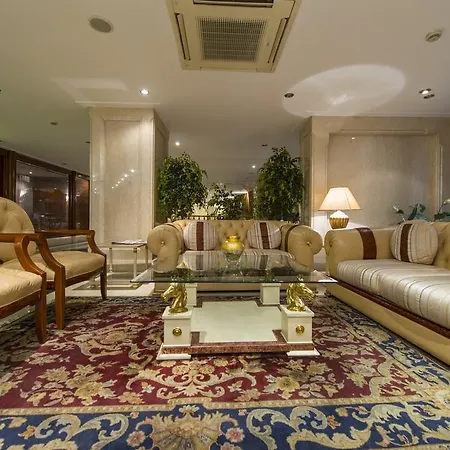 Hotel Akar International