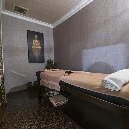 Akar International Hotel 4*