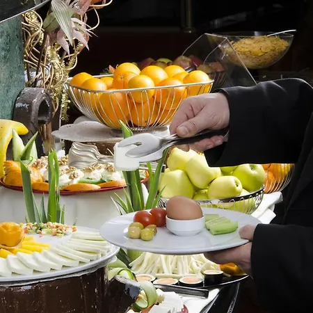 Akar International Hotel 4*