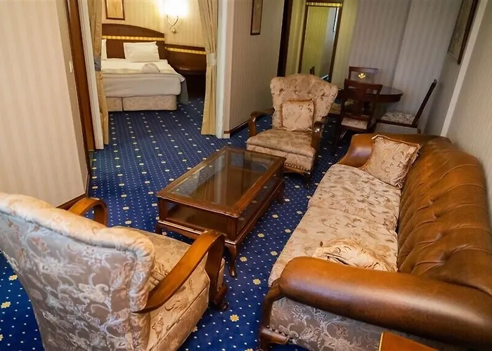 Akar International 4*