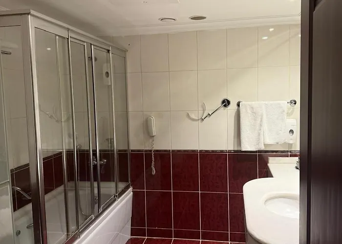 Akar International 4*