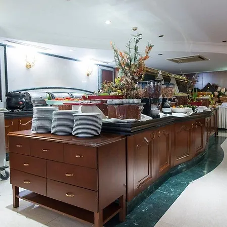 فندق أكار إنترناشيونال 4*