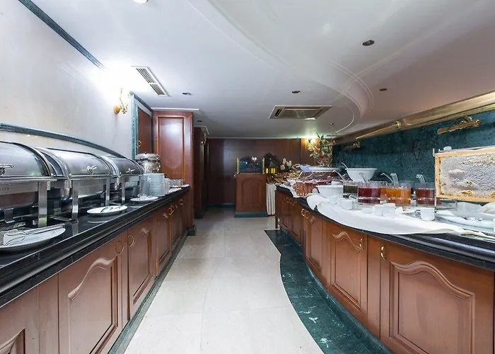 מלון Akar International 4*