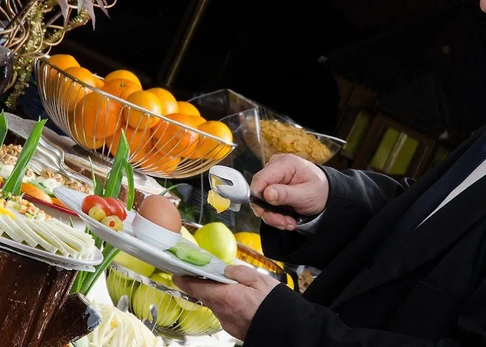 מלון Akar International 4*