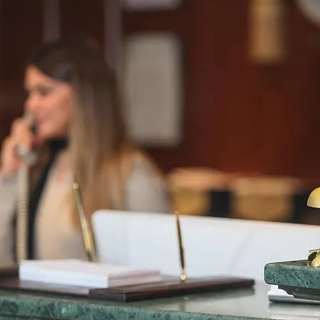 Hotel Akar International