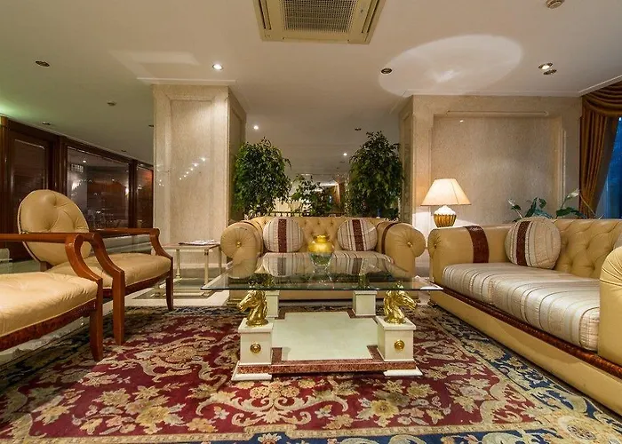 Hotel Akar International